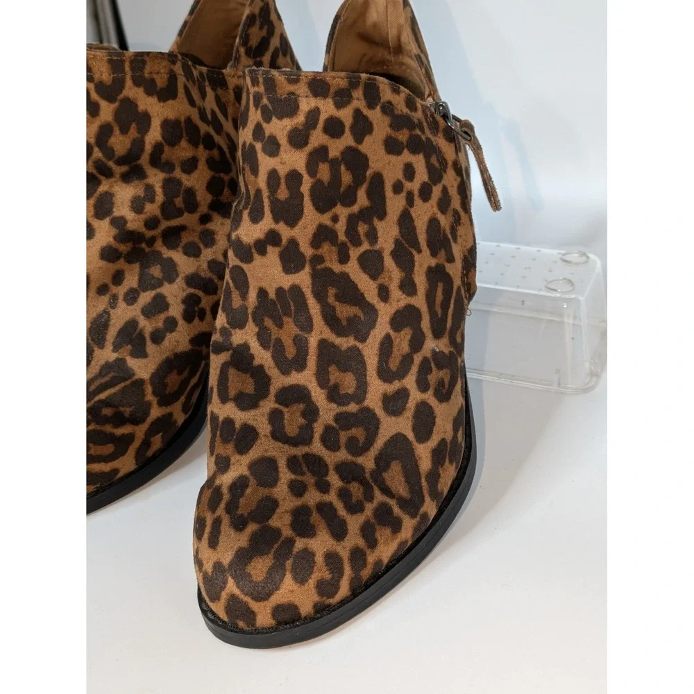 SO Women's Size 8 Leopard Print Ankle Booties Side Zip Low Block Heel